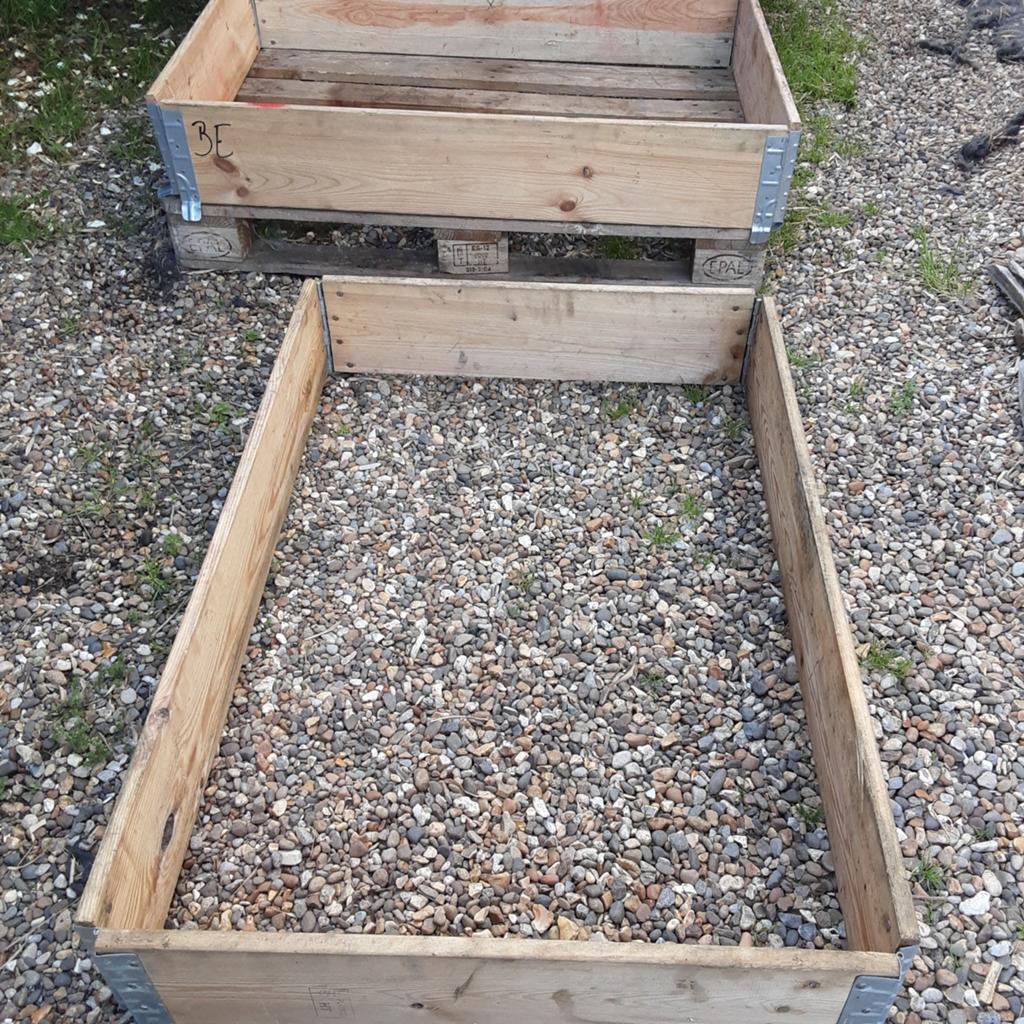 Bac  en bois   ,jardin, Enfants & Bébés, Comme neuf
