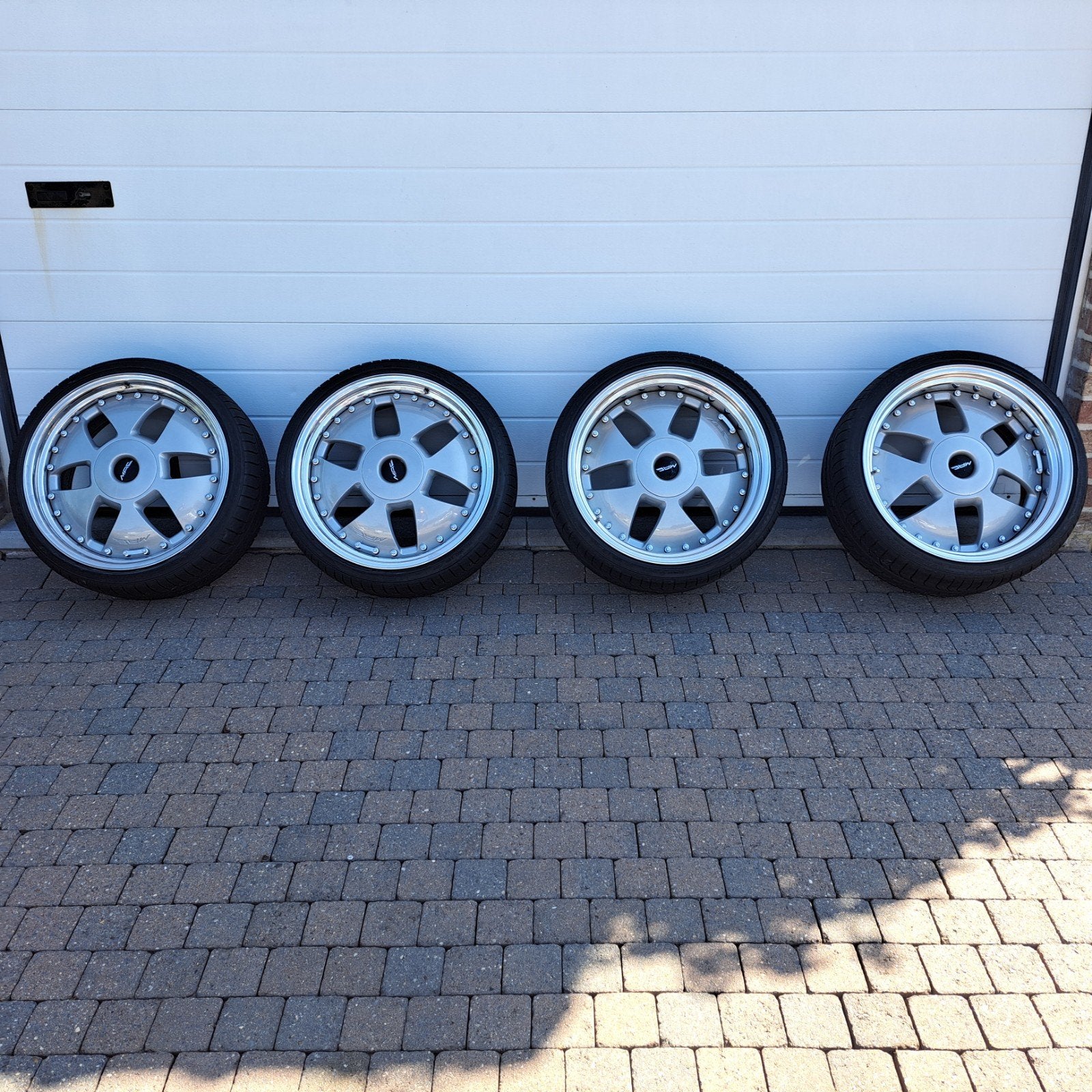 MAE VELGEN, Ophalen, 19 inch, Band(en)