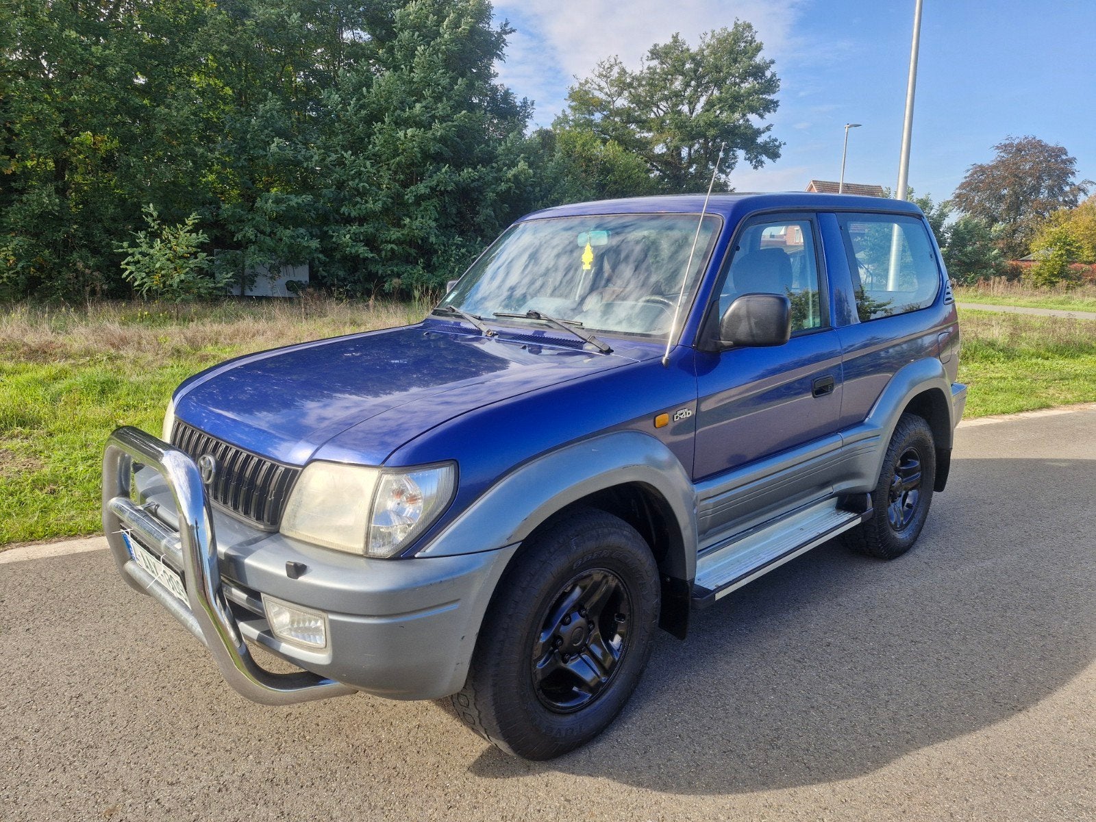 TOYOTA LANDCRUISER 3.0 D4D AIRCO 2001 LICHTEVRACHT 4WD, Auto's, 4 cilinders, Blauw, 2800 kg, Leder