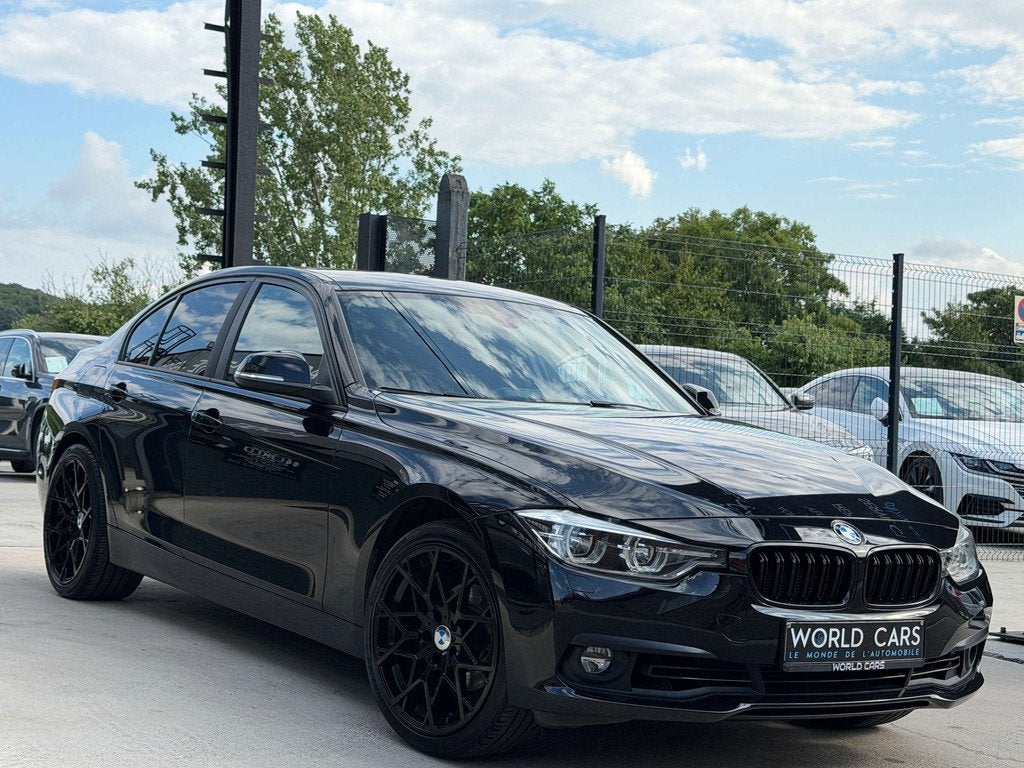 BMW 3 Serie 318 318i BUSINESS EDITION - BOITE MANU - PARK AS, 100 kW, 4 deurs, Stof, Gebruikt