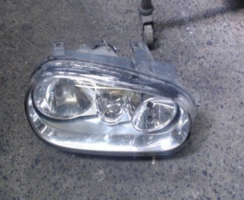 Optique avant droit +antibrouillard VW Golf 4 1998-2005, Autos : Pièces & Accessoires, Éclairage, Utilisé, Enlèvement