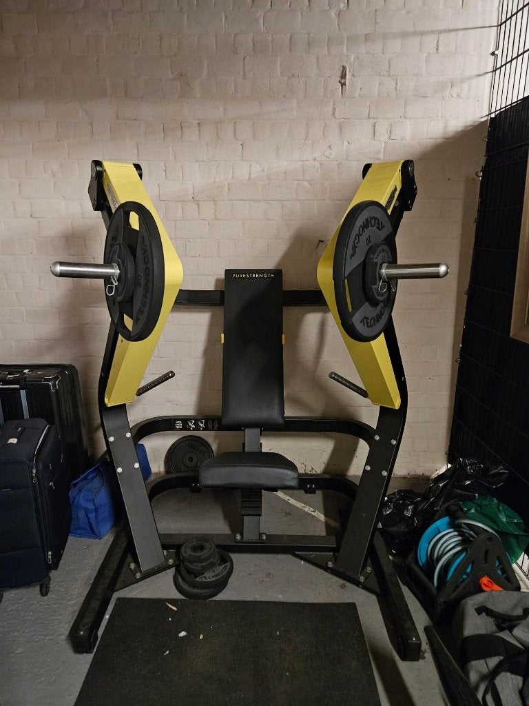 Presse pectorale large Technogym, Pectoraux, Enlèvement, Métal, Centrale électrique