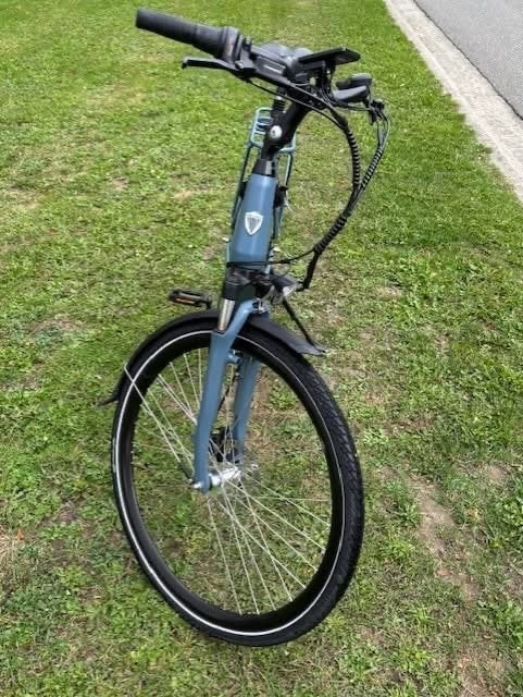 Elektrische herenfiets, Fietsen en Brommers, Ophalen, Zo goed als nieuw