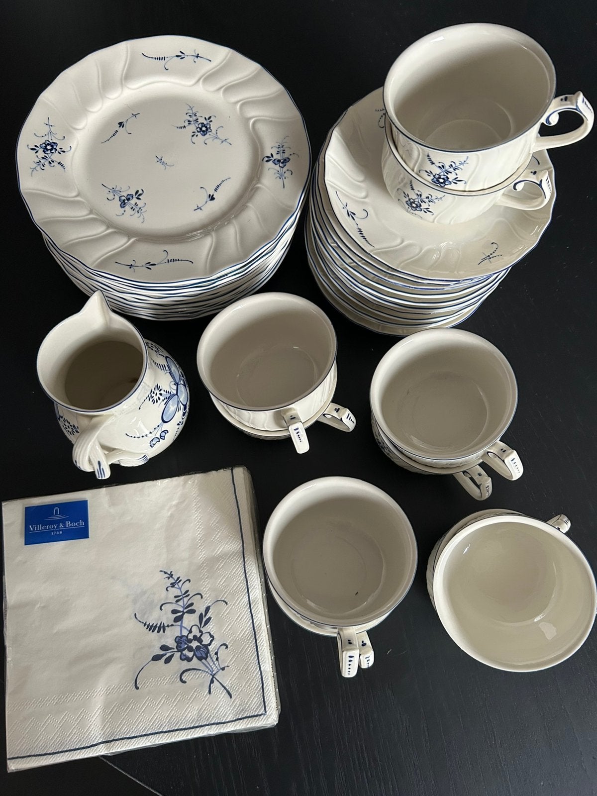 Villeroy et Boch Vieux Luxembourg assiettes et tasses, Antiquités & Art, Enlèvement