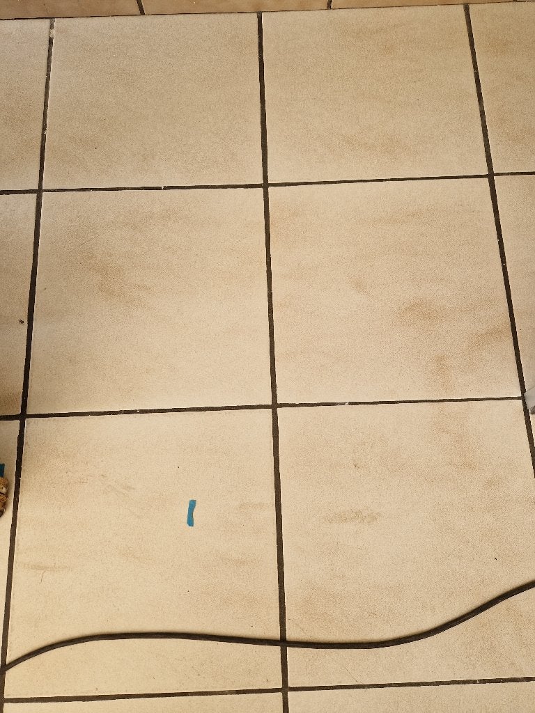 Carrelage cherche, Enlèvement