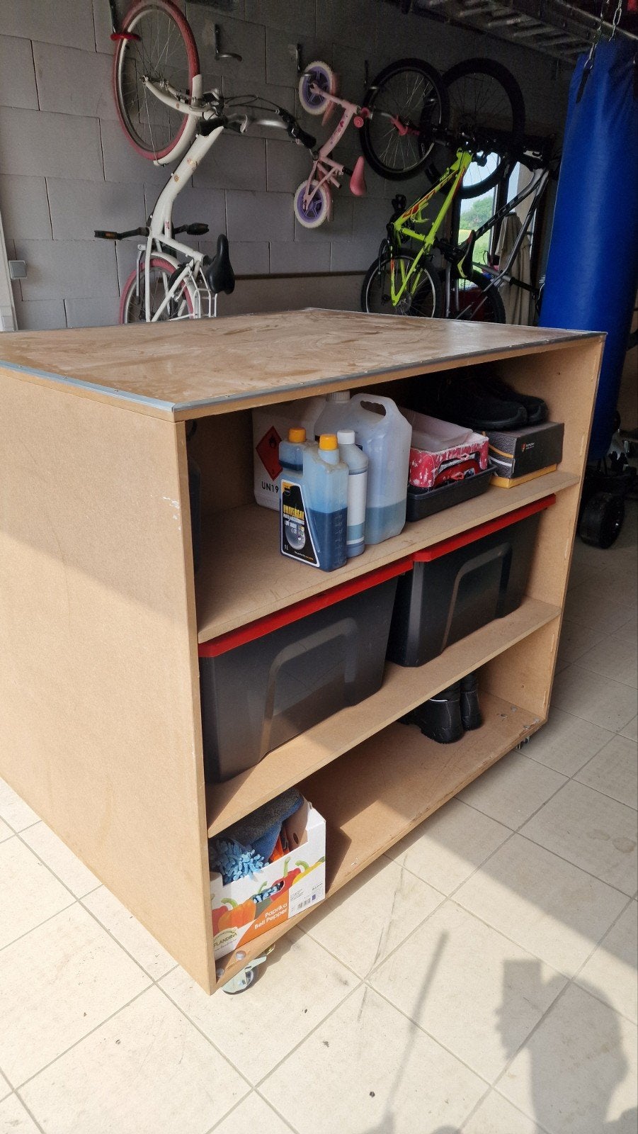 Kast met wielen voor garage of werkplaats, Ophalen