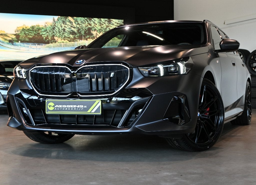 BMW i5 Touring xDrive40 M Sport *360CAM/H&K/DAB/CARPLAY/CC*, Automaat, Zwart, https://public.car-pass.be/vhr/5a973e69-65e5-4104-9aac-37ecbd72a8e1