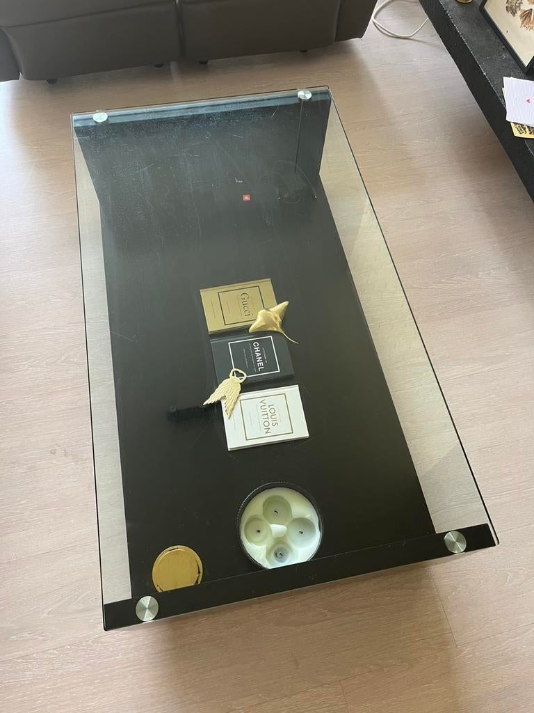 Stevige salontafel op wielen, Ophalen, Zo goed als nieuw