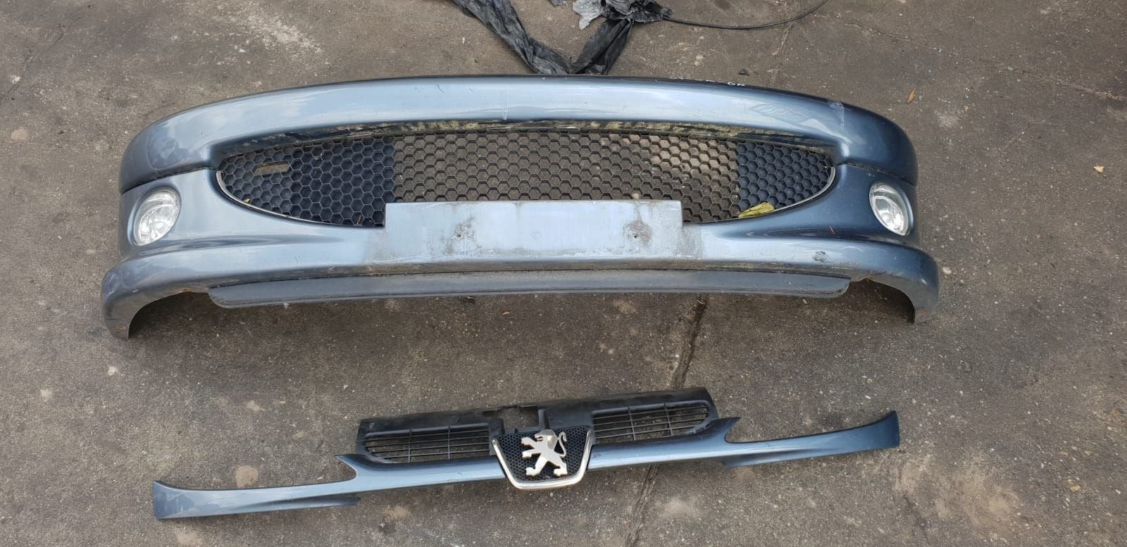 PEUGEOT 206 VOORBUMPER +MISTLAMPEN EN GRIL  BJ 98 TOT 2008, -, Utilisé, -, Avant