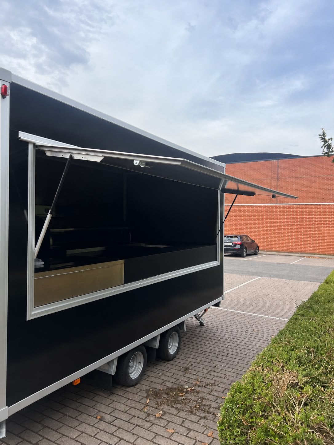 ZO GOED ALS  NIEUWE FOODTRUCK/FRIETWAGEN TE KOOP – PERFECTA, Ophalen