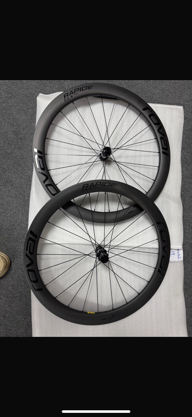 Carbon wielset, Ophalen, Carbon