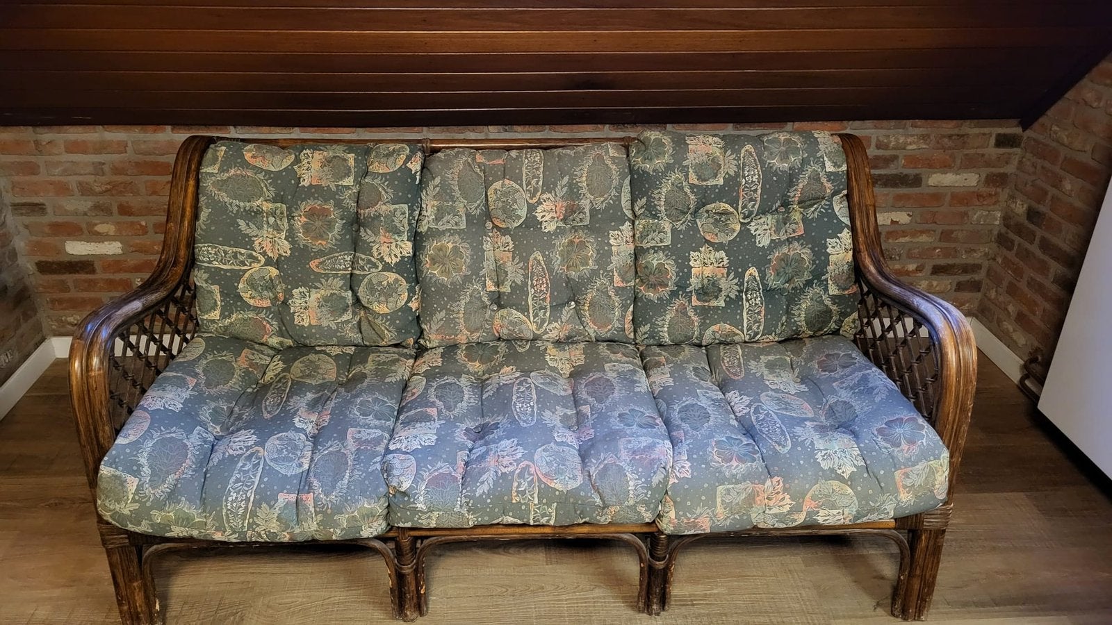 Rotan 3-zit zetel met comfortabele kussens – goede staat, Ophalen, Gebruikt, Driepersoons, Rechte bank