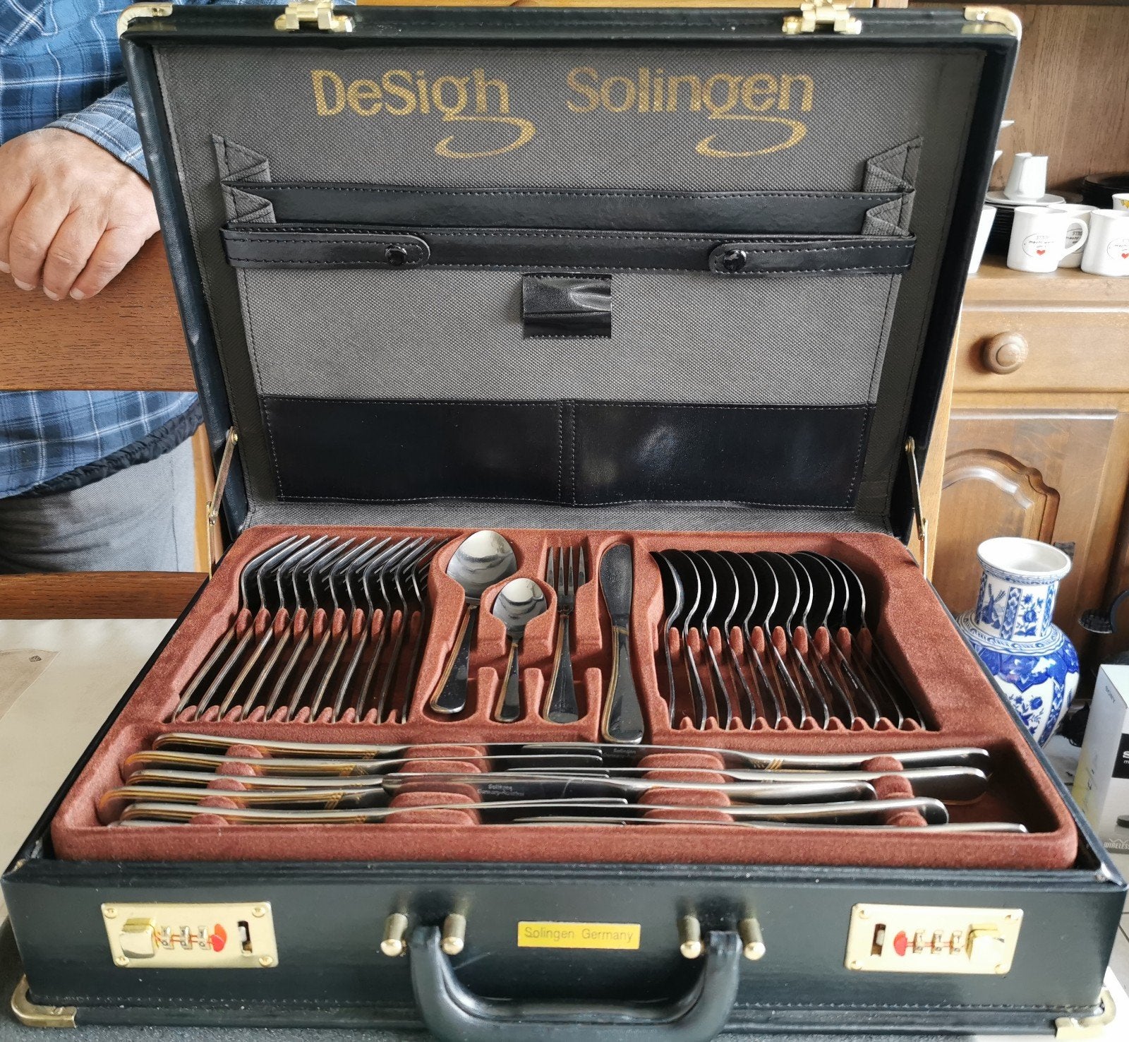 Solingen bestekkoffer 24 karaat, Ophalen