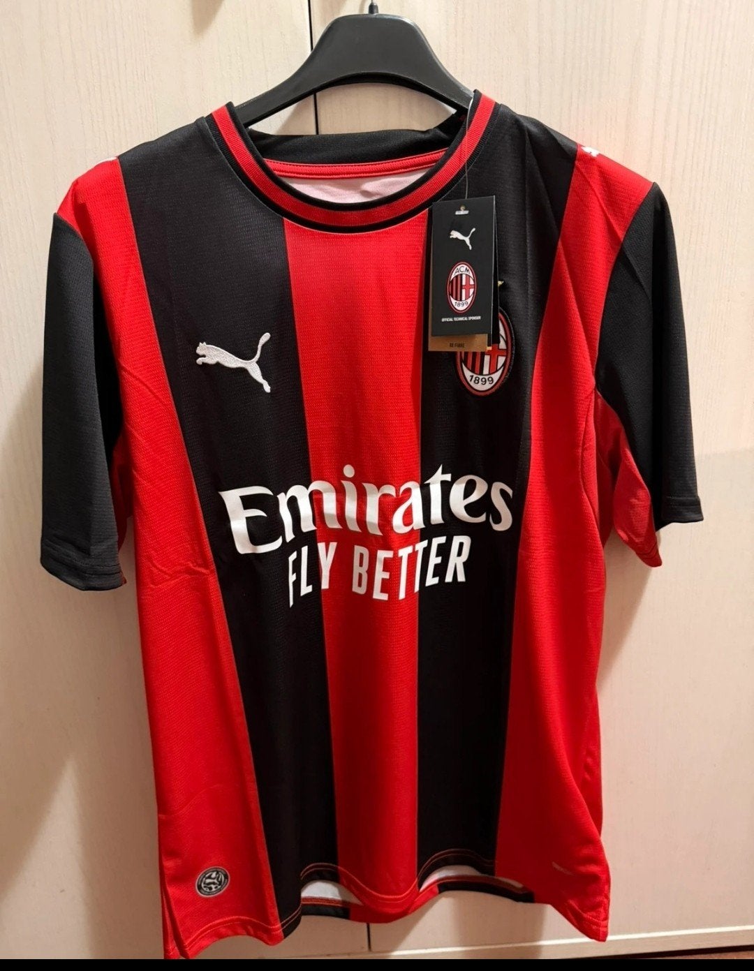 AC Milan Voetbal Thuisshirt Origineel Nieuw 2026, Sport en Fitness, Voetbal, Verzenden