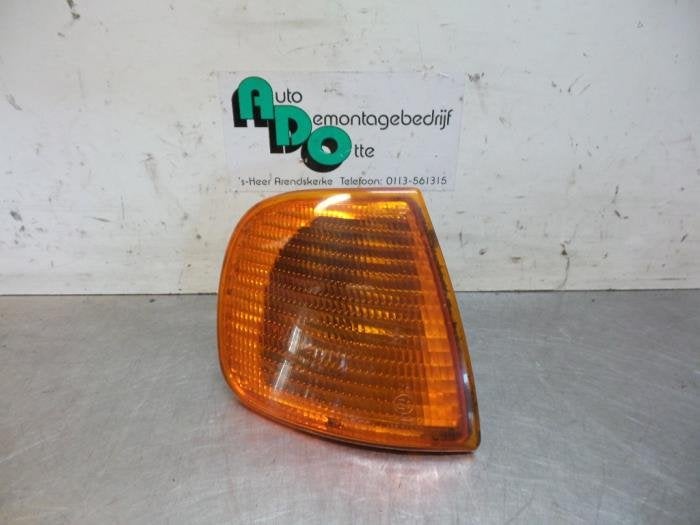 Richtingaanwijzer rechts van een Volkswagen Caddy (Caddy 95-, Gebruikt, -, Volkswagen, -