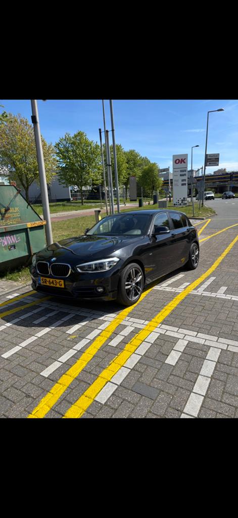 BMW 118D 2.0 Facelift - Automaat Sport M, Auto's, Automaat, 4 cilinders, Zwart, 5 deurs