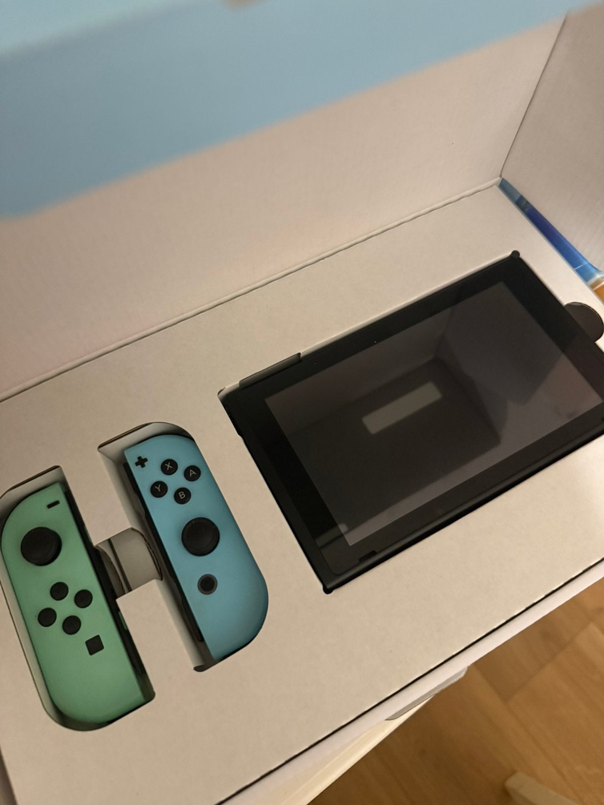 Nintendo Switch 1, edition animal crossing + housse, Enlèvement, Utilisé
