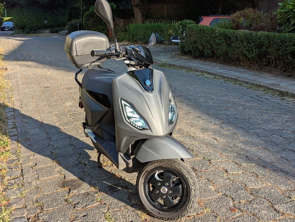 Piaggio electric Scooter, Vélos & Vélomoteurs, Autres modèles, Comme neuf, Classe B (45 km/h), Enlèvement
