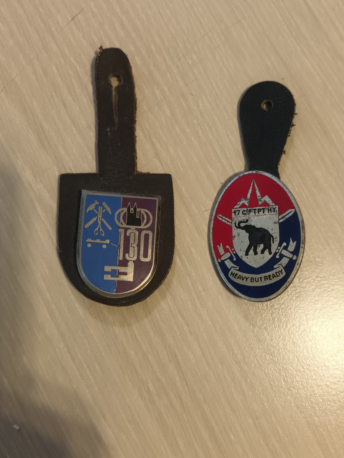 breloques militaire armée militaria insignes, Enlèvement ou Envoi