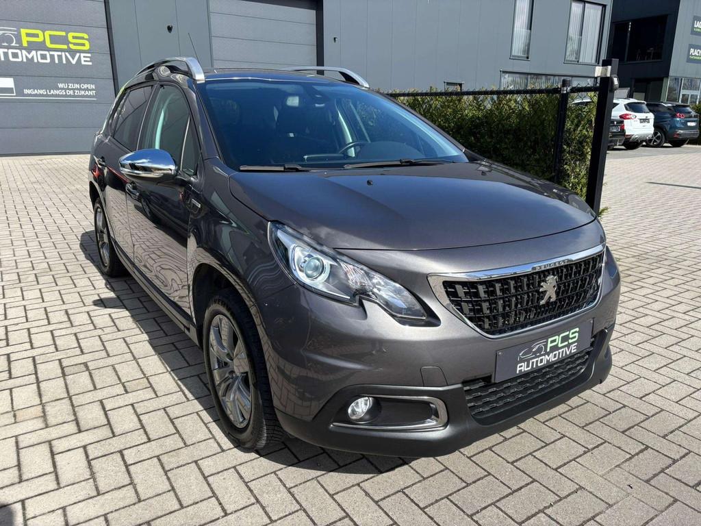 Peugeot 2008 1.2 Benzine / 70.000 km / 2017 / 12 mnd Waarbor, Stof, Gebruikt, 1199 cc, Multifunctioneel stuurwiel