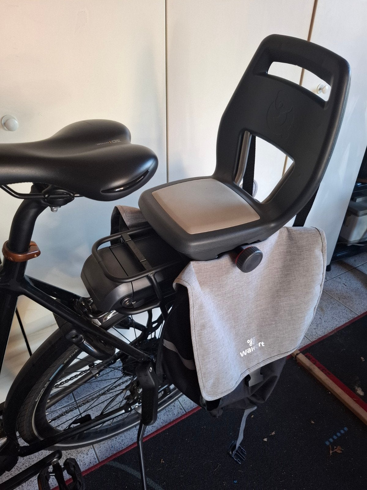 Qibbel Junior Fietsstoeltje (incl. voetstukken), Fietsen en Brommers, Fietsaccessoires | Fietsstoeltjes, Ophalen