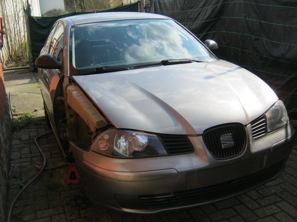 Toutes les pièces pour Seat Ibiza 1.2i essence 2004, Autos, Argent ou Gris, Achat, Boîte manuelle, Ibiza