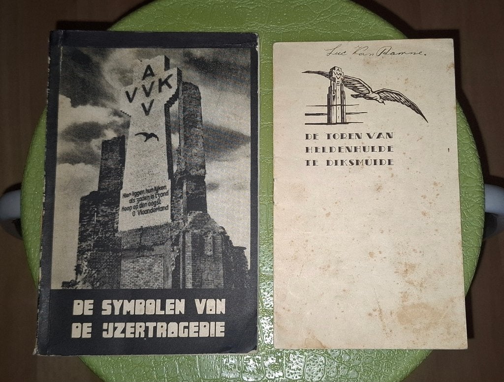 Diksmuide Ijzertoren twee oude boeken WO1, Boeken, Ophalen of Verzenden, Voor 1940, Gelezen, Overige onderwerpen