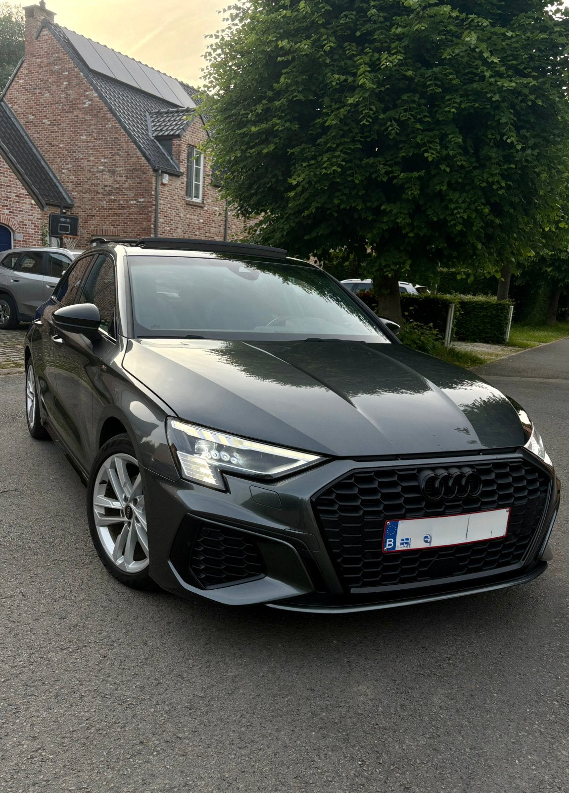 Audi a3 sportback s line, Autos, Cuir, Argent ou Gris, Achat, Carnet d'entretien
