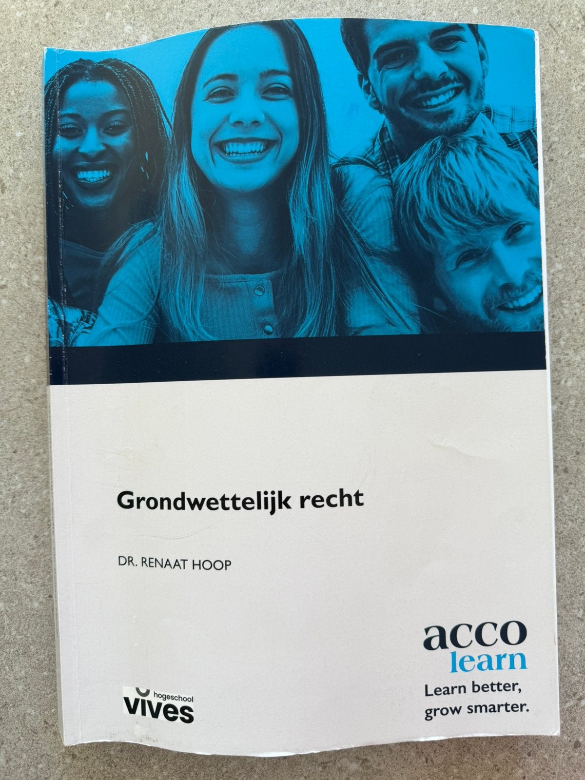 Syllabus Grondwettelijk Recht, Enlèvement, Comme neuf