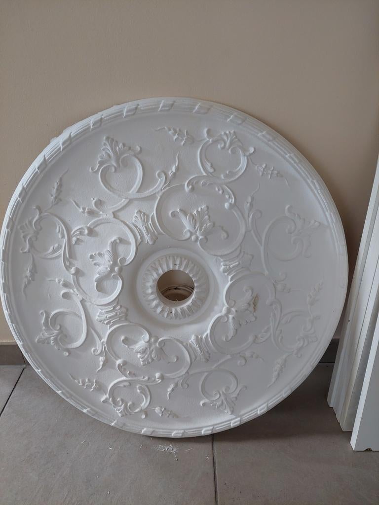 3 Prachtige Plafondrozetten – Klassiek Kalk – Ø 64 cm, Ophalen, Kunststof