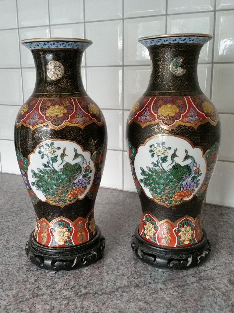 Exclusieve set van 2 handgeschilderde Chinese vazen - 30 cm, Antiek en Kunst, Ophalen