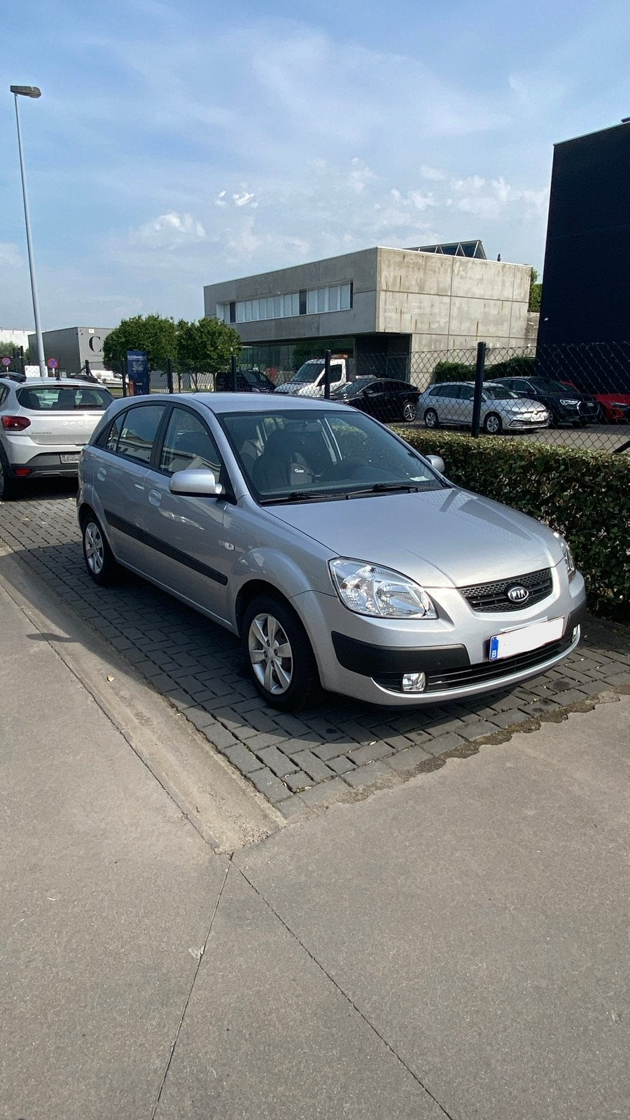 Kia Rio 1.4 benzine /Airco /2 eignaar, Autos, Kia, Argent ou Gris, Achat, 139 g/km, Entreprise