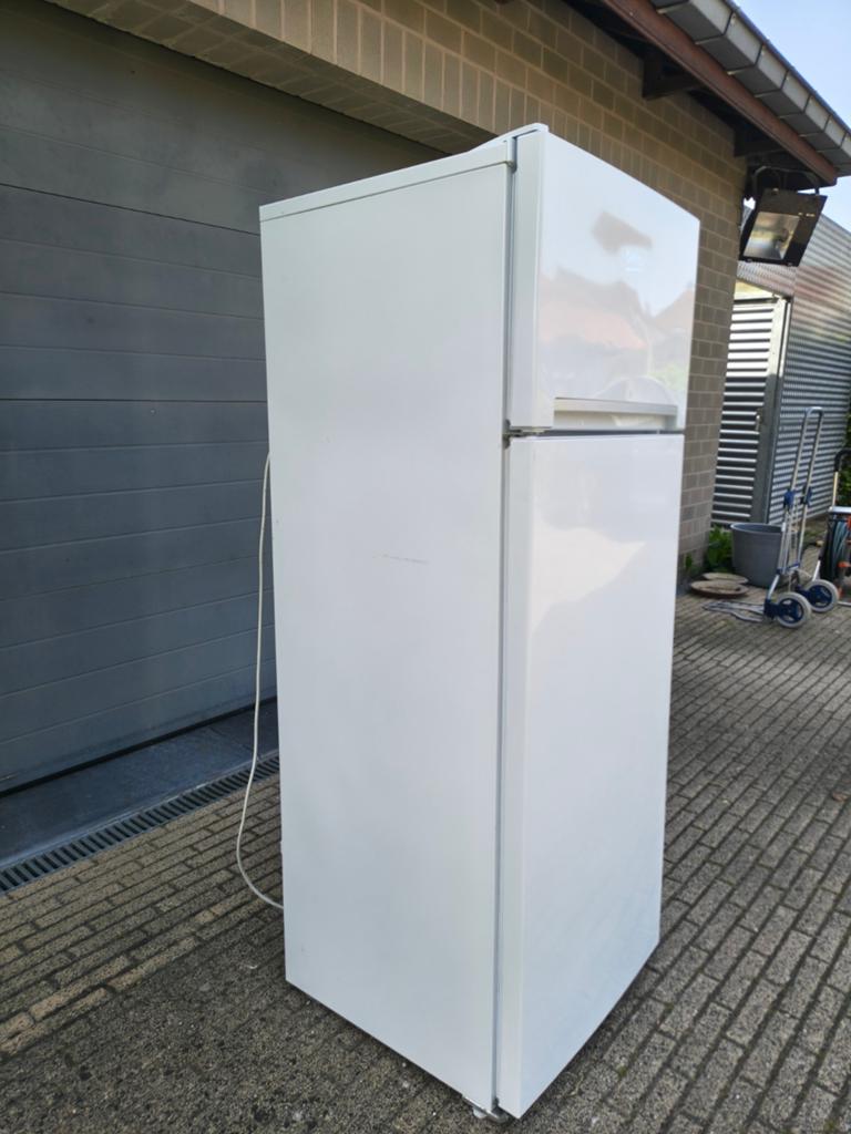 Beko koelkast met diepvriesvak, Elektronische apparatuur, Ophalen