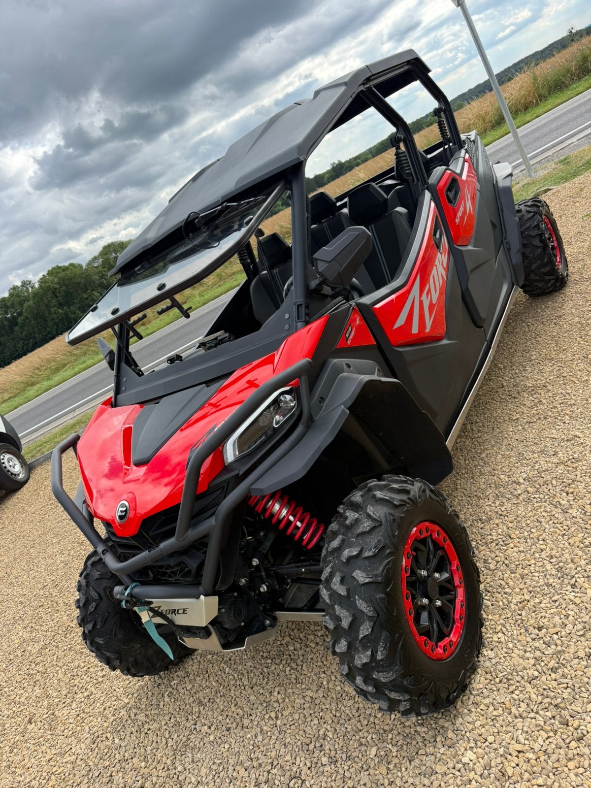 Buggy Zforce, Motos, Quads & Trikes, 950 cm³, Plus de 35 kW, 2 cylindres