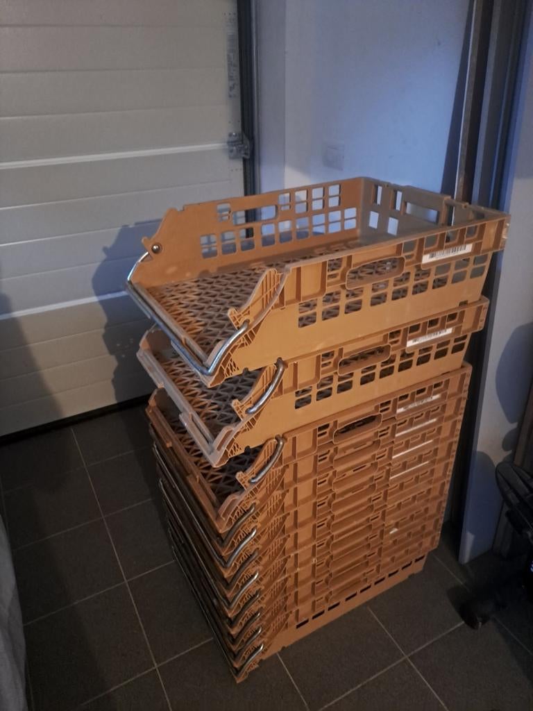 Stapelbare bakken, Ophalen