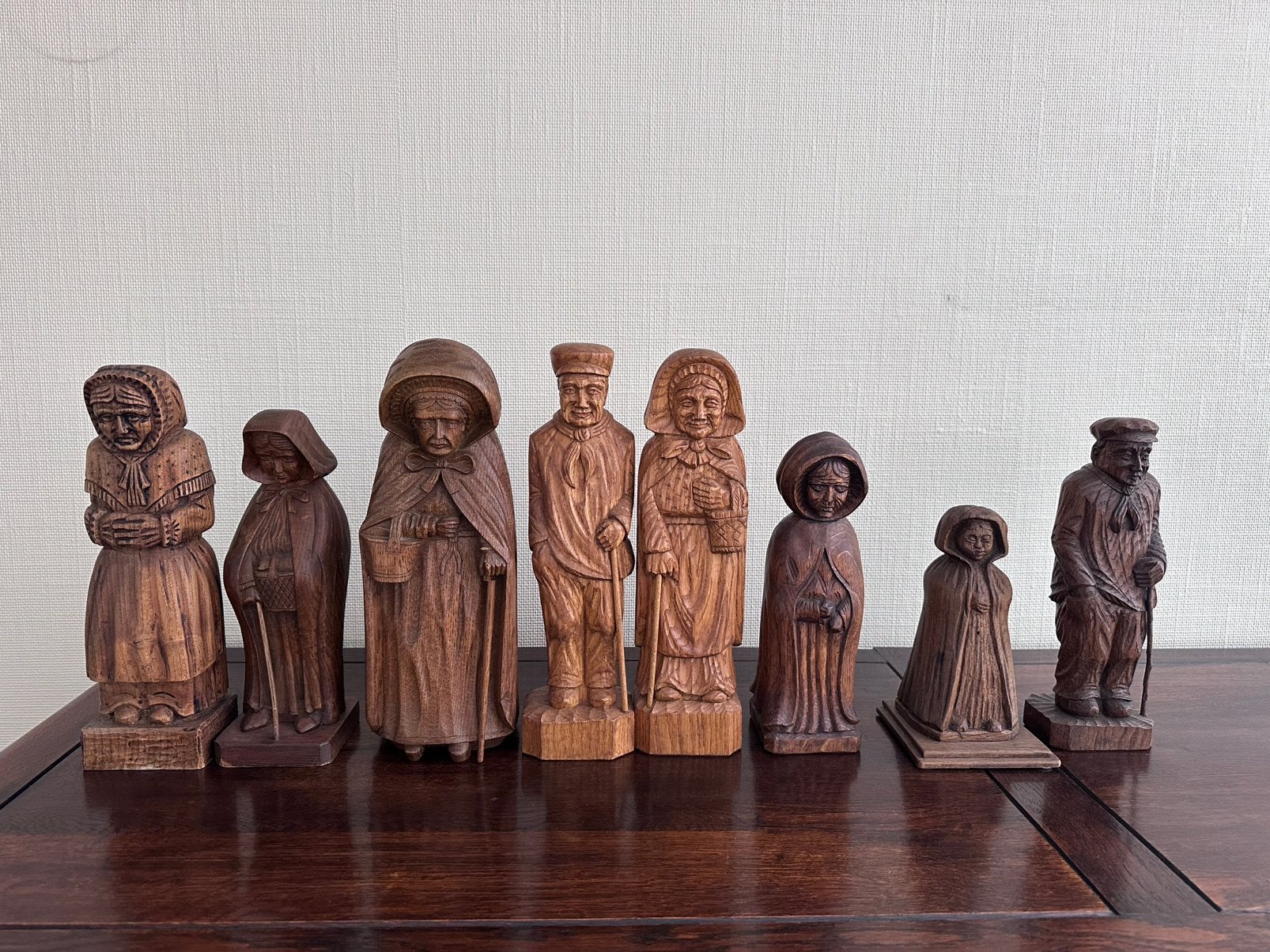 Hand gesneden traditionele houten beeldjes, Antiek en Kunst, Ophalen, Hout