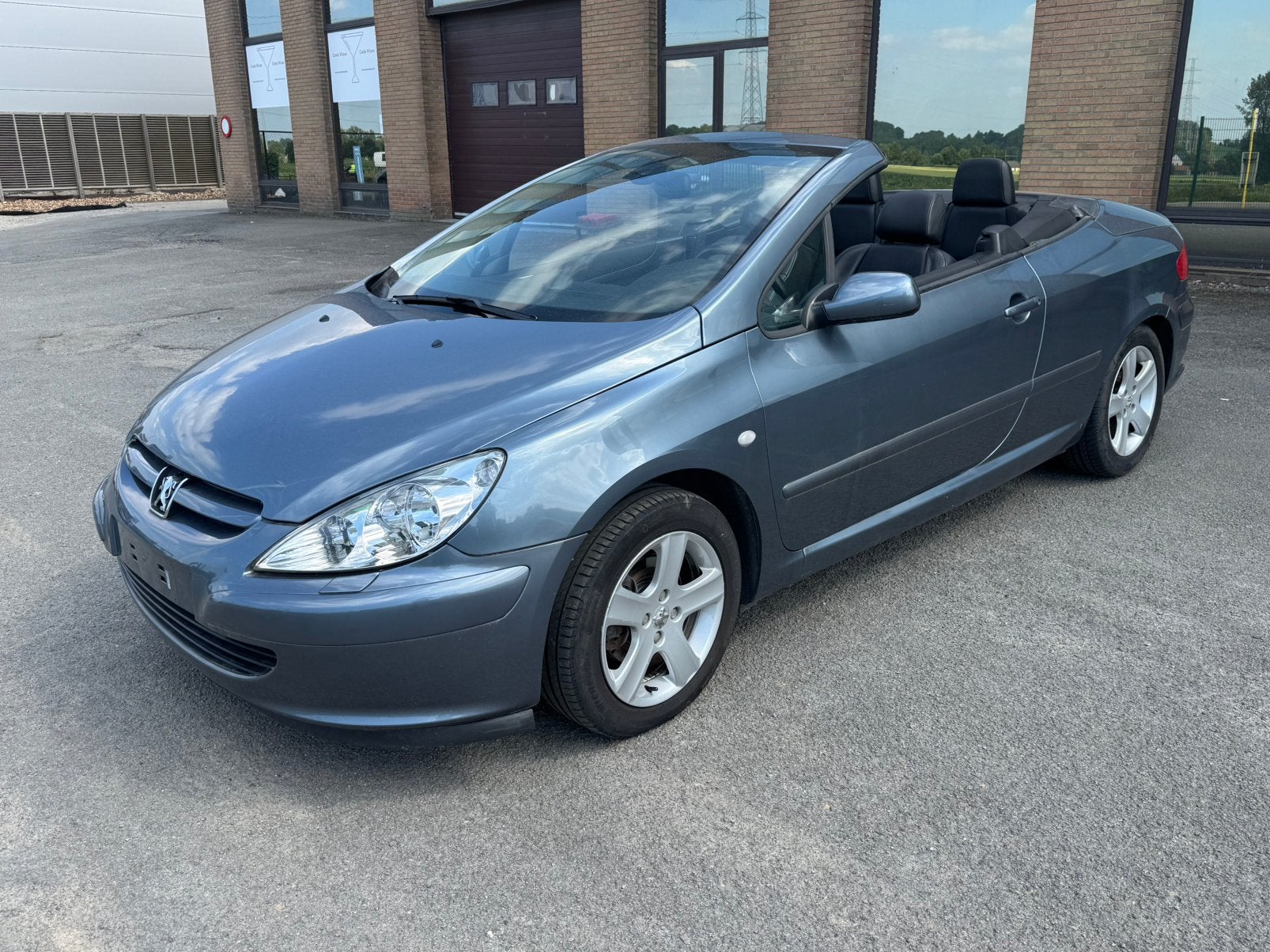 Peugeot 307cc 2l essence lez ok airco, 4 zetels, Cabriolet, https://public.car-pass.be/vhr/e5164a28-3ba4-4305-b55d-c9ba4830387e