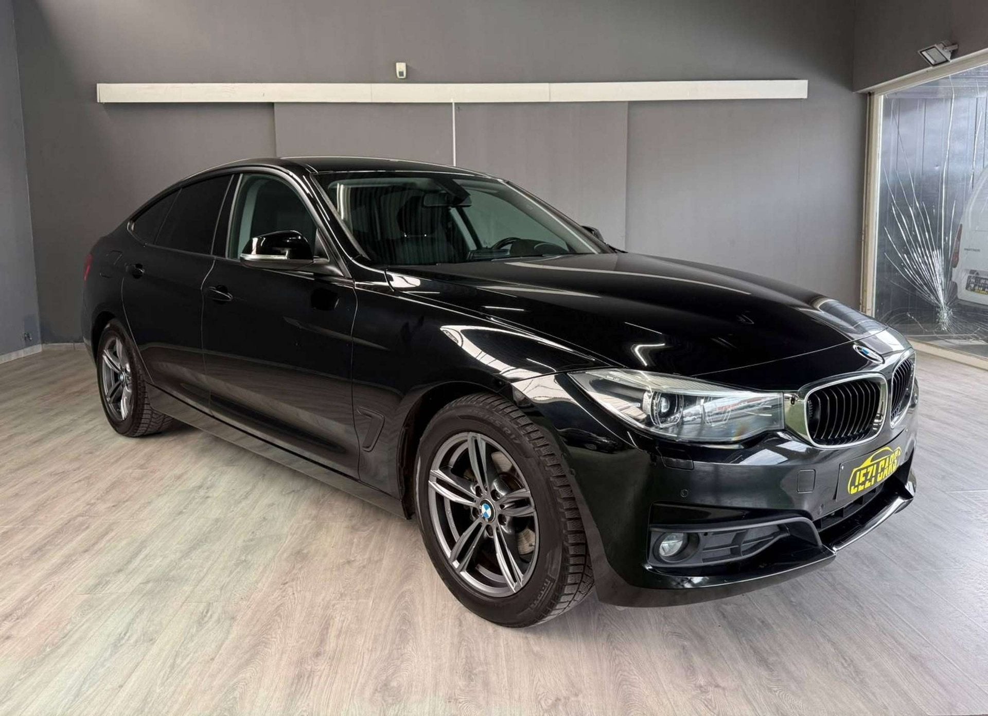 BMW 320 Gran Turismo 320 * Automatic * 4 extra Banden, Autos, BMW, Achat, Euro 6, Entreprise, Entretenue par le concessionnaire