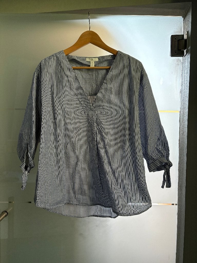 H&M L.O.G.G. Gestreepte Blouse met Strikjes – Maat M, Maat 38/40 (M), H&M, Blauw, Ophalen of Verzenden