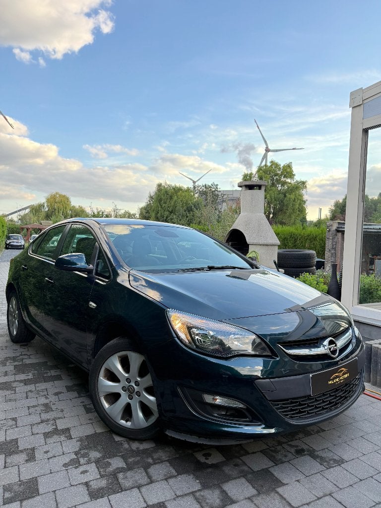 Opel Astra Berline 2014 1.4 60 000 KMS, Euro 5, Achat, Cruise Control, Entreprise