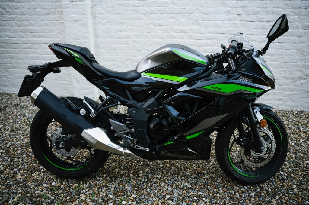 Kawasaki Ninja 125cc, Motoren, 125 cc, 11 kW of minder, Sport, Particulier