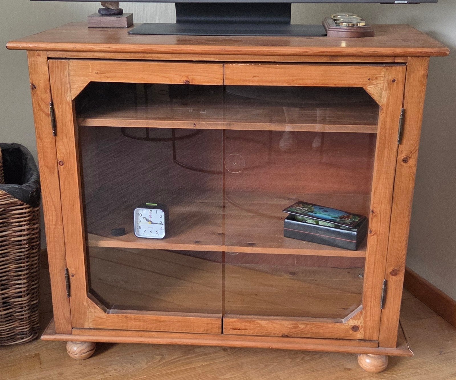 joli meuble TV en bois massif 91x44x81 cm, Enlèvement