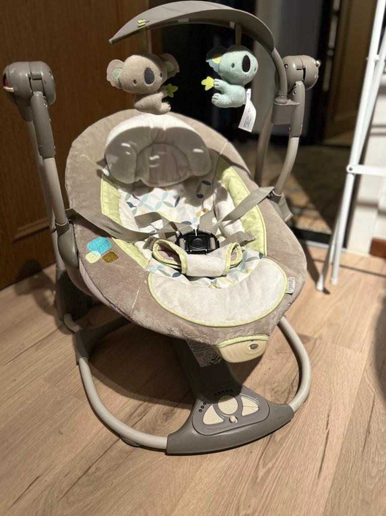 Baby wipstoel elektrisch, Ophalen, Zo goed als nieuw, Wipstoel, Met gordel(s) of riempje(s)