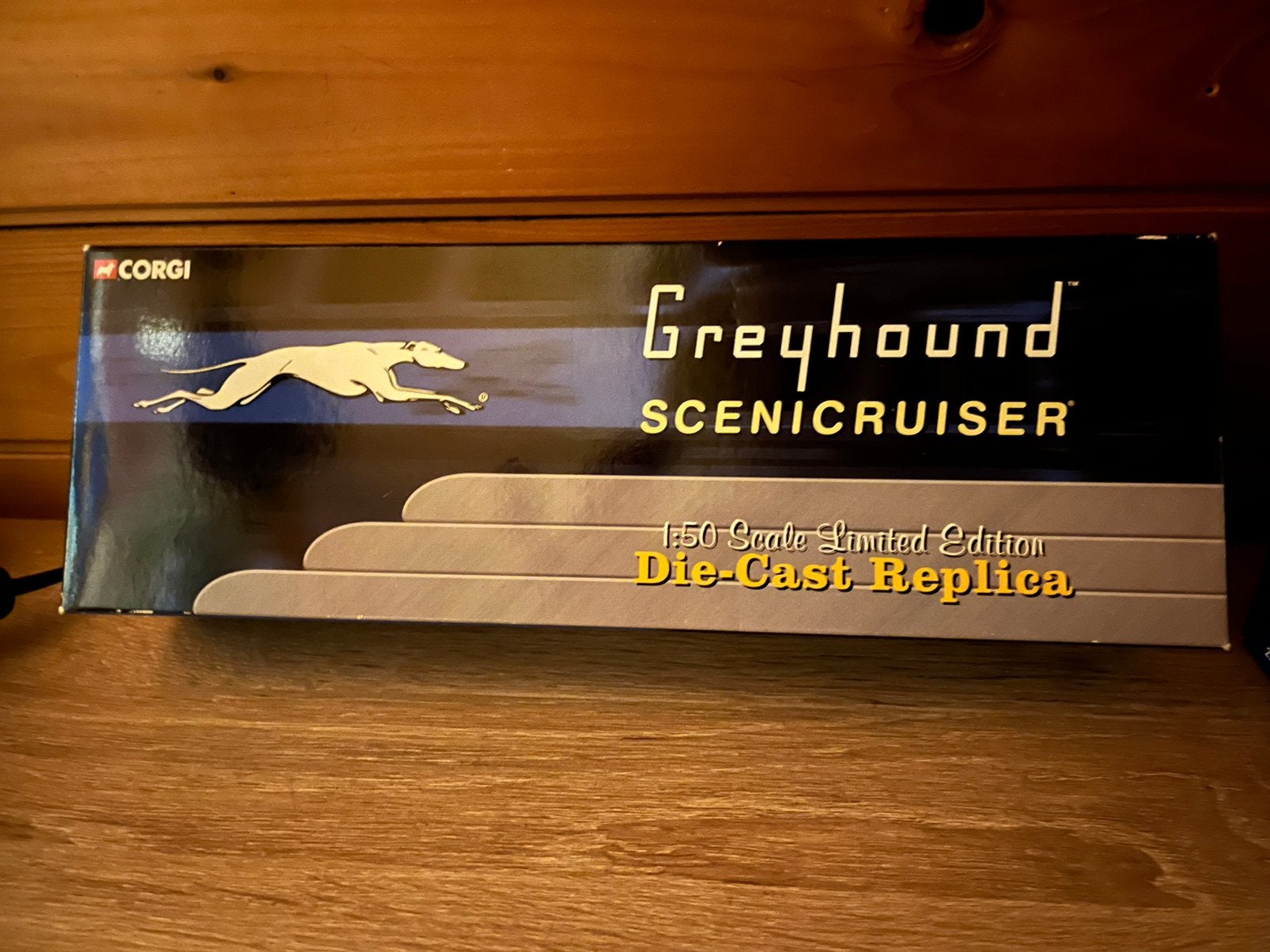 Greyhound Scenicruiser, Hobby & Loisirs créatifs, Voitures miniatures | Échelles Autre, Enlèvement ou Envoi, Comme neuf