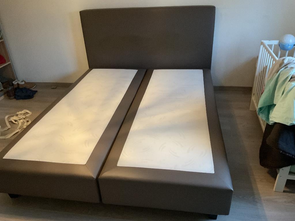 Lit boxsprings 160X200 à venir chercher sur Wavre., Maison & Meubles, Comme neuf, Brun, Enlèvement, 200 cm