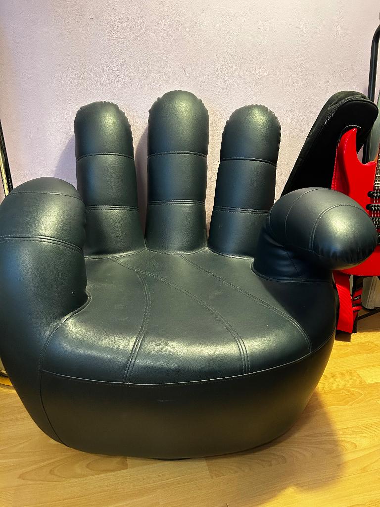Fauteuil en forme de main, 75 à 100 cm, Enlèvement, Utilisé, Cuir