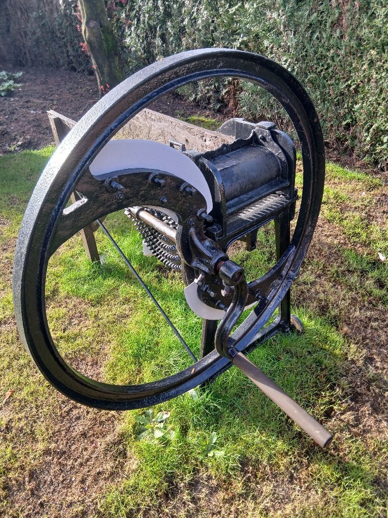 tuinbeeld oude landbouwmachine, Ophalen, Akkerbouw, Oogstmachine