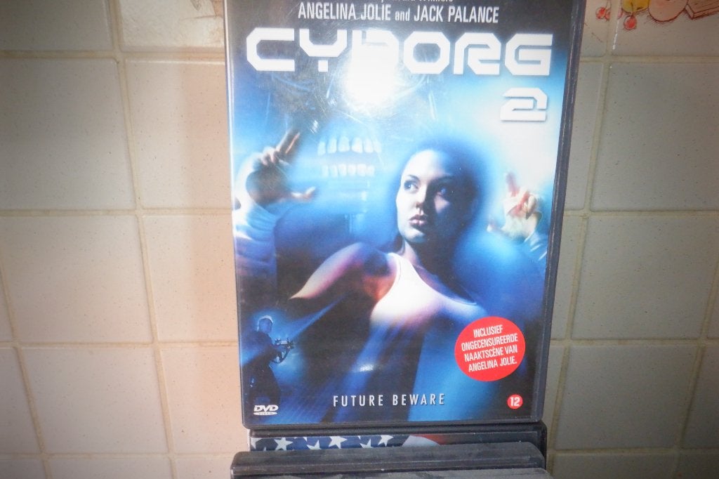 DVD Cyborg 2.(Angelina Jolie & Jack Palance), CD & DVD, DVD | Action, Enlèvement ou Envoi, Anglais, Thriller d'action, À partir de 12 ans