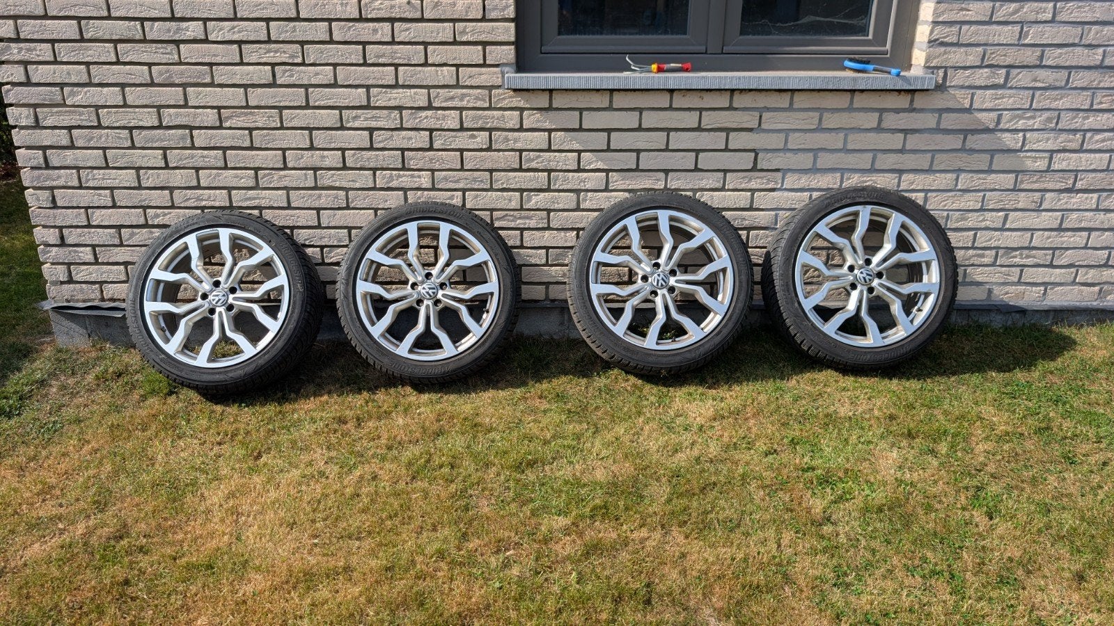 4 jante et pneu hiver VW Tiguan, Enlèvement, Pneu(s)