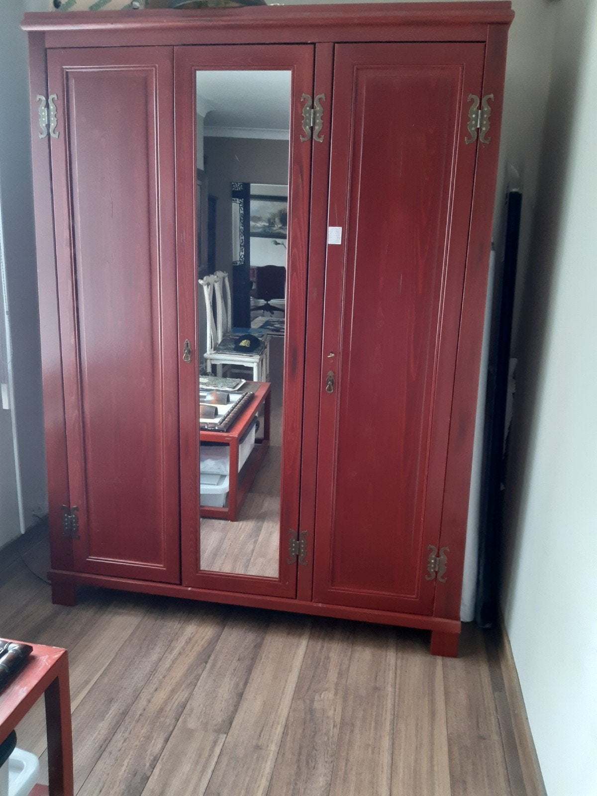 Chinese roden kleerkast met spiegel., Huis en Inrichting, Ophalen